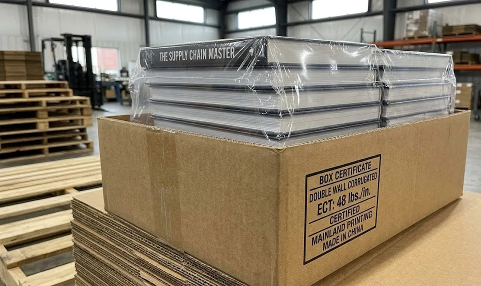 Vakuumverpackte Hardcover-Bücher, verpackt in Kartons
